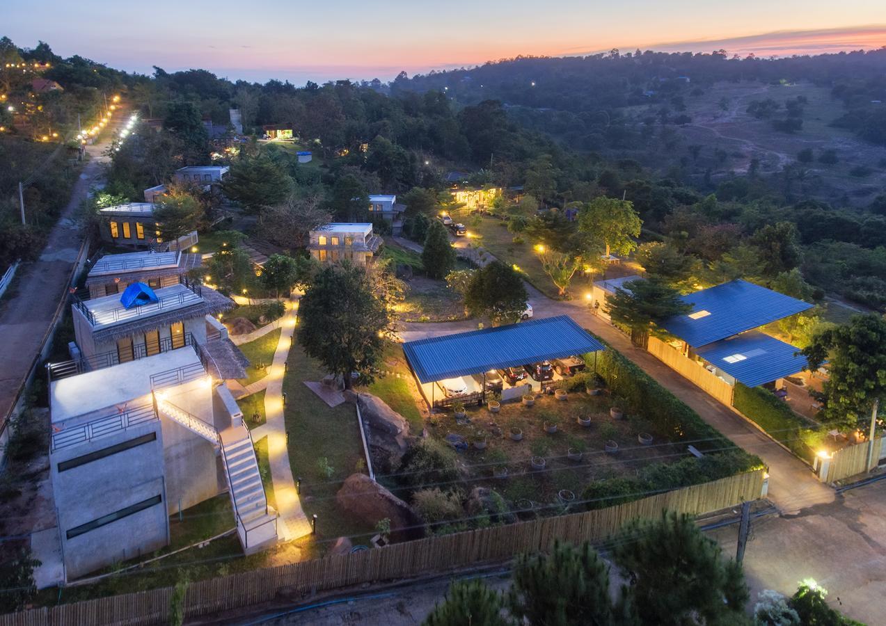 Twelve Oclock Resort Si Khio Exterior photo